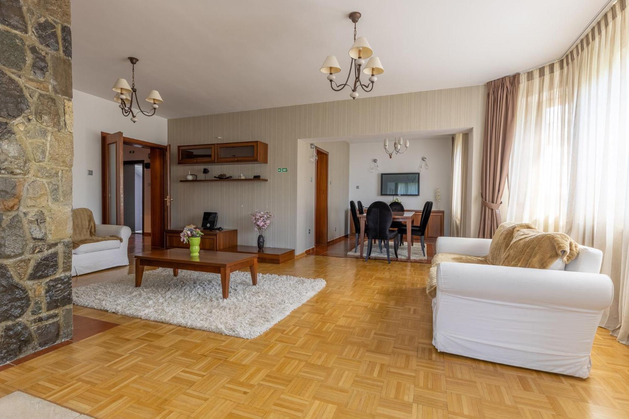 Vila Etiquette Predeal Luaran gambar